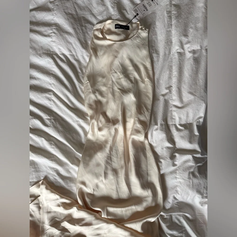 ZARA Ecru Satin Effect Midi goddess dress Open Twist Back Small NEW - Picture 9 of 11